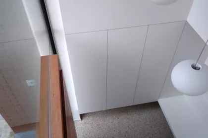 Bigger view of Mechelen : inkomhal - zwevende kastenwand met aansluitende zitbank